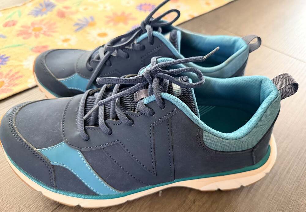 Vionic Zanny Women's Waterproof Navy Walking Sneaker Size 10